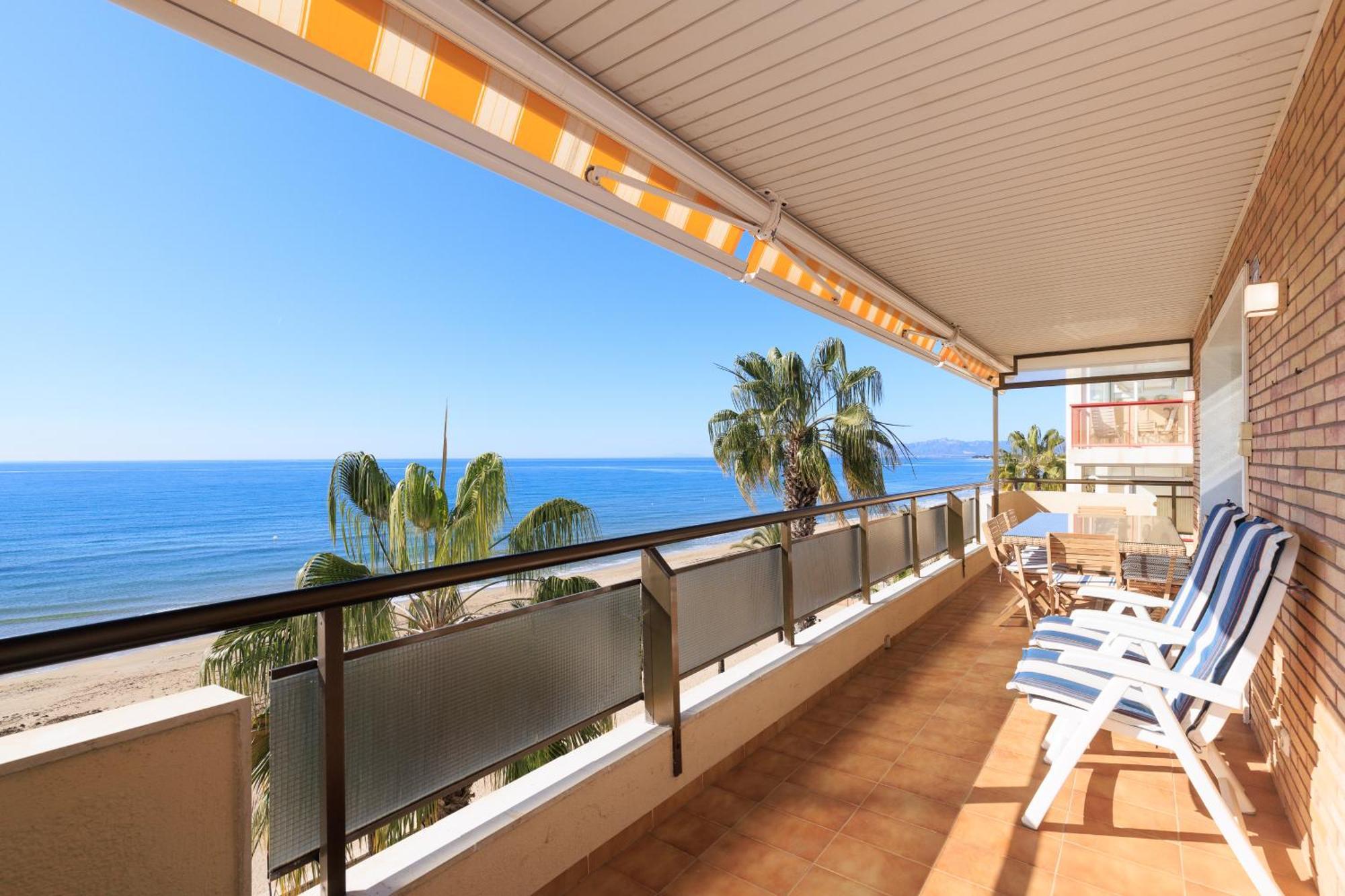 Apartamento Para 8 Sobre El Mar Leilighet Salou Eksteriør bilde
