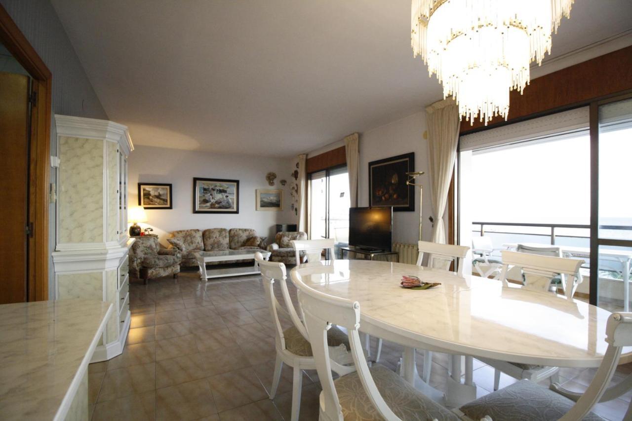 Apartamento Para 8 Sobre El Mar Leilighet Salou Eksteriør bilde